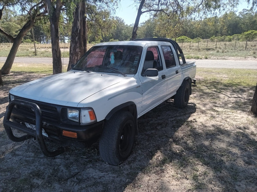 Toyota Hilux 2.4 D/cab 4x2 D