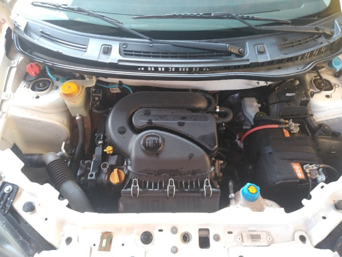 Fiat Uno 2012 1.4 Sporting Flex 5p