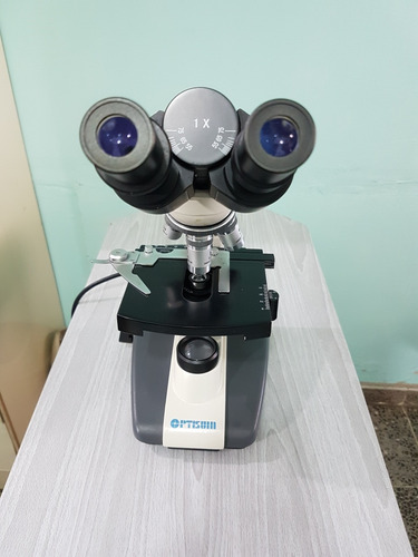 Microscopio Optisum