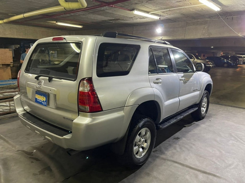 Imagen 4 de 8 de Toyota 4 Runner