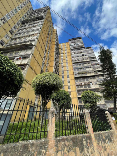 Apto En Venta Móntaña Alta, 3hab, 2baños, 1p Precio 17mil