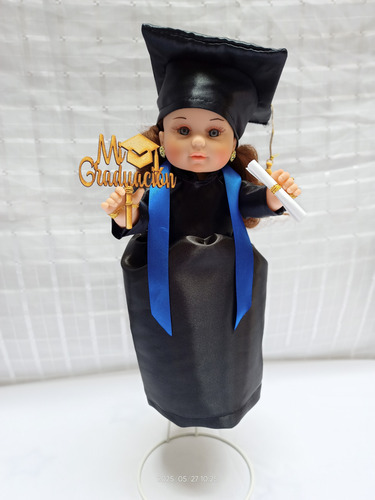 Muñeca Recuerdo De Graduación 45cm. Con Accesorios