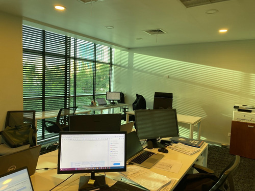 Oficina Habilitada En Exclusivo Sector De Nueva Costanera