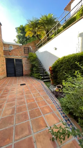 Casa En El Cafetal (5h/7b/4pe)