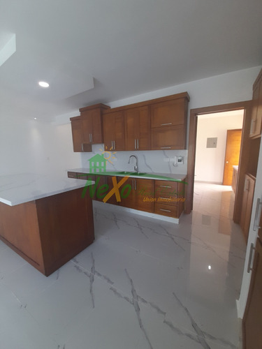 Casa En Venta Exclusivo Residencial Cerrado, Santiago (hfc-205)