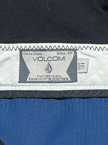 Short Bermuda Para Hombre Talla 31 Volcom Negro (Usado)