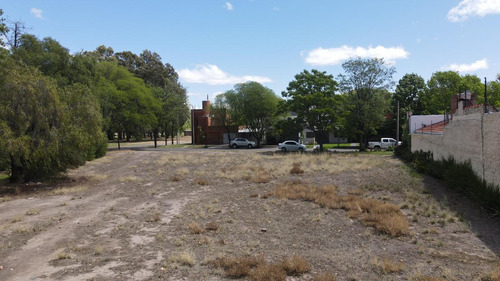Lotes Únicos En Barrio Belgrano, A Metros Del Parque Y Tenis Club