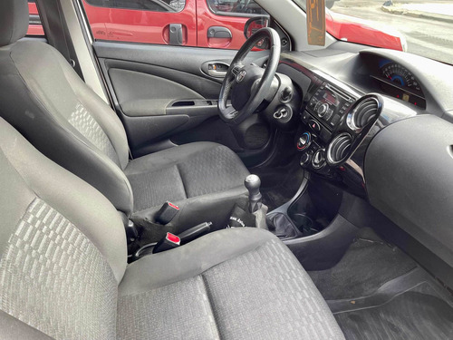 Imagen 10 de 20 de Toyota Etios 2014 1.5 Xls