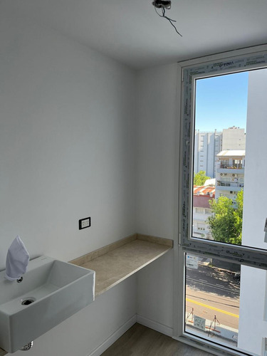 Venta Departamento - Monoambiente Divisible - Balcon Aterrazado - Kamado - Energia Solar