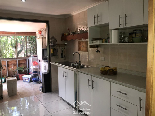 Casa En Venta De 2 Dorm. En San Joaquín