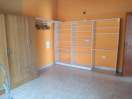 Imagen 9 de 14 de Casa - Lote Propio -4 Amb. Quincho.parrilla -.mucho Espacio