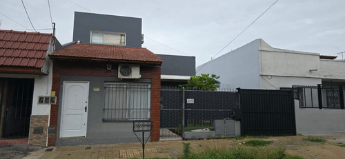 Alquiler - Departamento 2 Ambientes Tipo Ph En San Justo