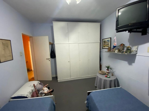 Imagen 13 de 19 de En Venta Casa 5 Amb Con Cochera Y Amplio Fondo Libre Con Pileta En Rdios De Escalada (138)