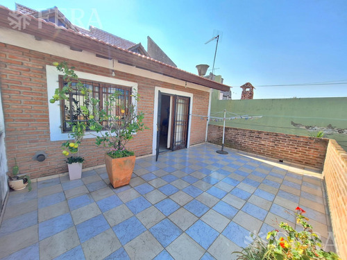 Venta Ph De 3 Ambientes Con Cochera Y Terraza En Sarandí