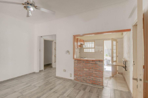 Imagen 11 de 22 de Ph Venta 2 Dormitorios 1 Baño 1 Patio 71 Mts 2 Totales - La Plata