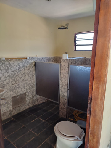 Imagem 7 de 14 de Chácara 9000m2, Casa Sede Com 3 Dormitórios, 1 Suíte, Casa De Caseiro Com 1 Dormitório, Área De Lazer Com Churrasqueira E Forno Pão/pizza - Ch00213 - 70645551