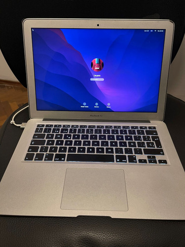 Macbook Air 13.3, I5 1.8ghz, 8gb Ddr3, 256gb Ssd, 1440x900px