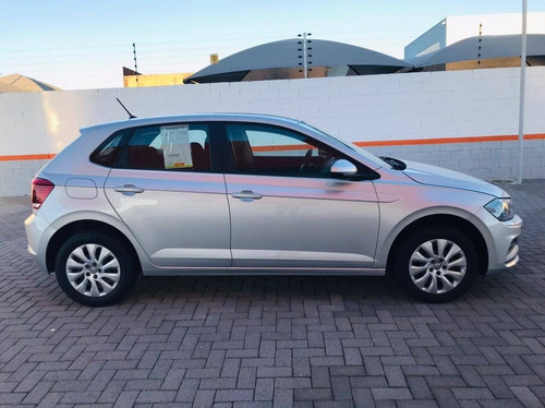 Imagem 6 de 11 de Volkswagen Polo 1.0 Mpi Total Flex Manual