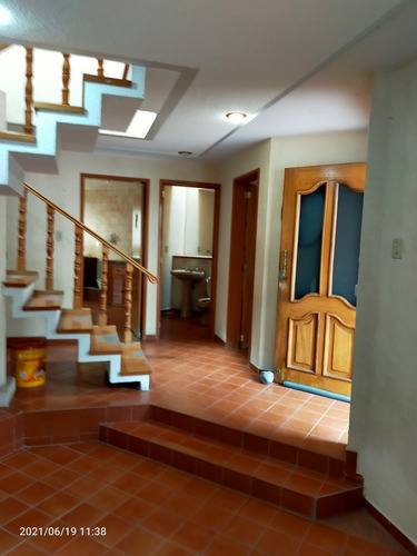 Imagen 4 de 17 de Casa En Venta 2 Plantas Col Calesa 2da Secc. Qro.