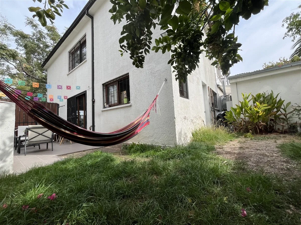 Imagen 2 de 17 de Casa Remodelada En Venta De 3 D/ 2b + Servicio/ Providen
