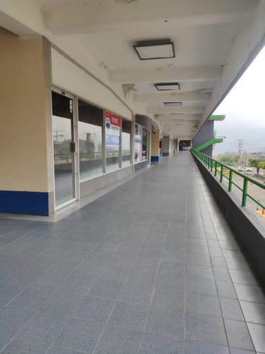 Imagen 3 de 6 de Lh Se Vende Local En Cc El Pinar