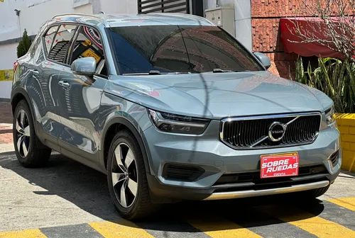 Volvo XC40 T4 MOMENTUM 2.0 AT