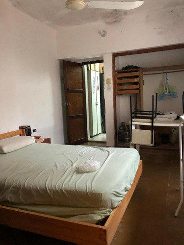 Venta Casa Con Salon Centro Reconquista