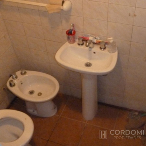 Imagen 6 de 8 de Tipo Casa Al Frente Con Cochera - Lanús Oeste