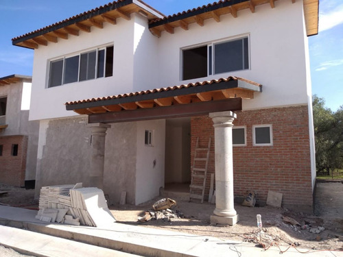 Preciosa Residencia En Balvaneera, 4 Recámaras, Una En Pb, J