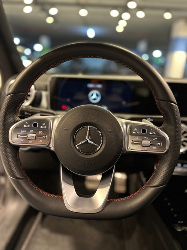 Imagen 15 de 20 de Mercedes A250 Sedan Amg Line