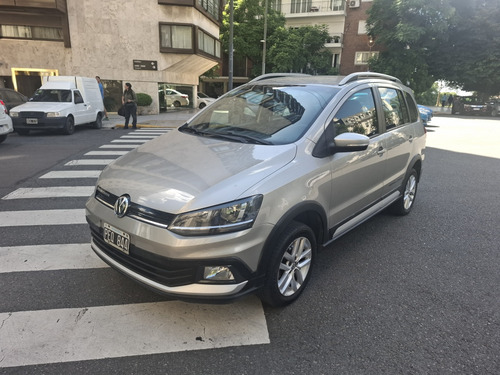 Volkswagen Suran Cross 1.6 Highline 101cv