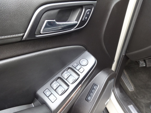 Imagen 10 de 24 de Chevrolet Tahoe Lt 5.3 Aut V8 4x4 3 Corridas 2017