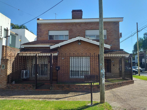 Venta De Chalet 4 Ambientes