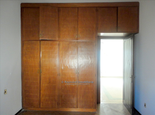 Apartamento En Venta. 2 Dormitorios Y Demás, 1º Por Esc.