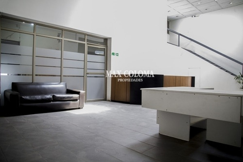 Local Comercial En Nueva Los Leones Esq. Andrés Bello