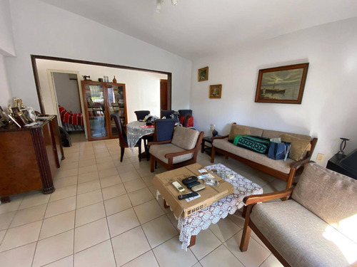 Venta De 2 Casas En Mismo Padrón Con 4 Dormitorios En Shangrila