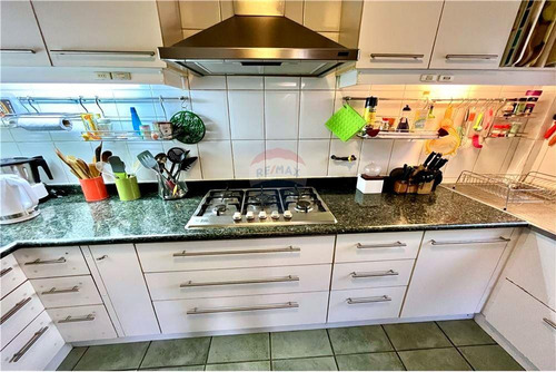 Casa Con Espacio Comercial En Venta