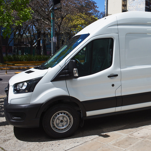 Ford Transit 2.2 Furgon Largo 350l