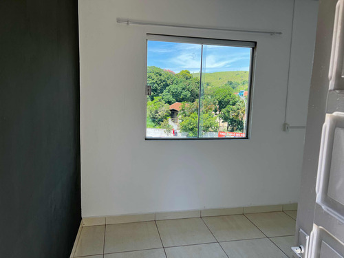 Kitnet Com 1 Quarto E 1 Banheiro