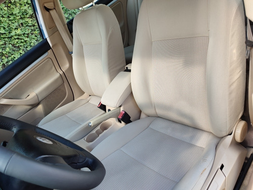 Imagen 10 de 14 de Volkswagen Bora Style Active