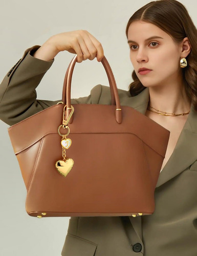 Llavero Con Dije Corazón Dorado Woworama Letra Inicial Color