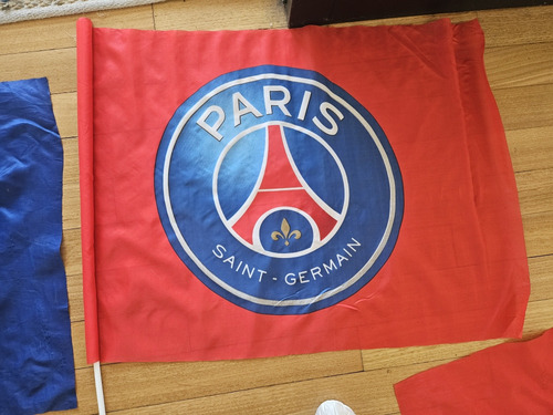 Bandera Psg Fútbol Roja Y Azul - 2 Unidades (Usado)