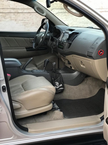Toyota Sw4 3.0 Srv Cuero I 171cv 4x4 5at 2013