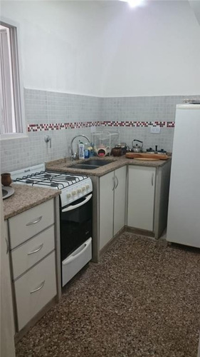 Imagen 9 de 19 de Depto. 2 Amb. Y Medio. 2 Baños. Remodelado A Nuevo. Buena Ubicación.