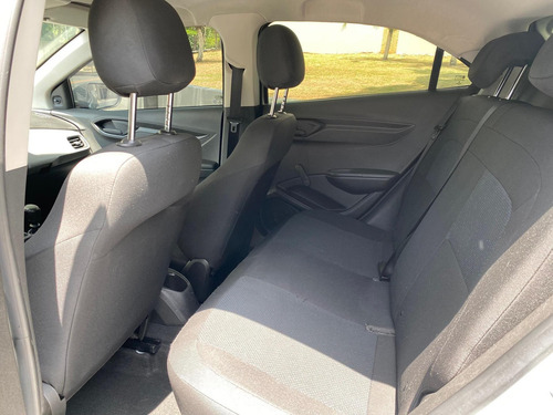 Imagem 9 de 9 de Chevrolet Onix 2018 Completo Único Dono
