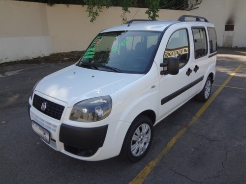 Imagem 1 de 7 de Fiat Doblo 1.8 Mpi Essence 7l 16v Flex 4p Manual