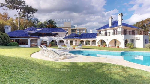Imagen 3 de 9 de Venta De Gran Residencia A Pasos De La Playa Brava En Rincón Del Indio, Punta Del Este-ref:31420