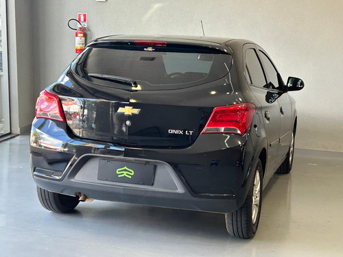 Chevrolet Onix HATCH LT 1.0 8V FlexPower 5p Mec.