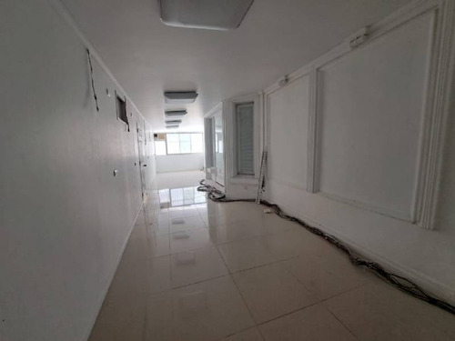 Imagen 6 de 18 de Excelente Oficina Ubicada Sector El Golf 437 M2