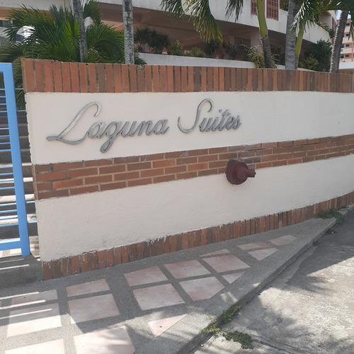 Apartamento En  Venta  Conjunto  Resd. Laguna Suites, Higuerote